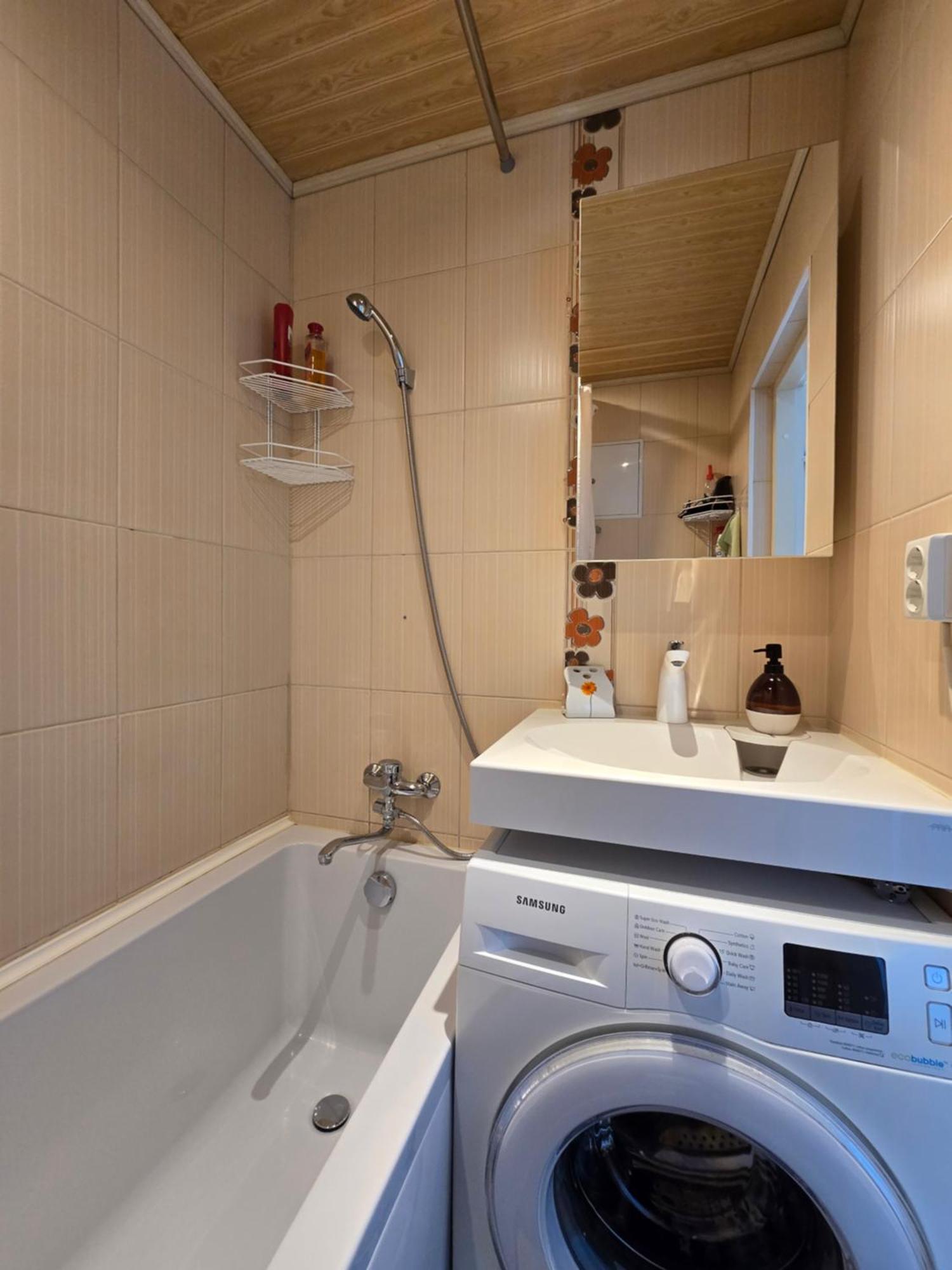Hero Avenue Apartment نارفا المظهر الخارجي الصورة